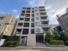 【東京都/台東区元浅草】藤和シティホームズ上野 2階角住戸につき、通風良好。向かいとの距離があるためプライベート空間を維持することができます。