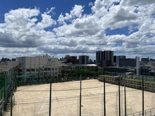 【大阪府/大阪市阿倍野区三明町】ザ・パークハウス阿倍野三明町 地上12階建の6階部分に位置しています。周辺に高い建物が少ないため、開放的な景色が広がります。