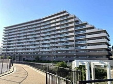 【大阪府/堺市北区常磐町】ファインデイズ北花田 料理中もご家族やゲストとコミュニケーションが取りやすい、対面式カウンターキッチンが採用されています。