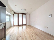 【東京都/大田区東雪谷】石川台マンション別館 木製的で柔らかな色合いのフローリング