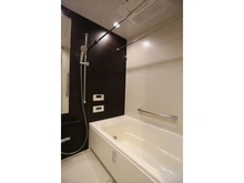 【愛知県/名古屋市千種区春岡】ザ・パークハウス池下 1418サイズの浴室。ミストサウナ、浴室乾燥機、オートバス、追い焚き機能が備わり快適に使用できます。