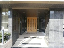 【愛知県/名古屋市名東区社台】藤和シティホームズ一社 エントランスはオートロック付き。モニタ付きインターホンが採用され、セキュリティに配慮されています。