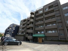 【愛知県/名古屋市千種区向陽町】ロイヤルアーク覚王山 スーパーや小学校が身近に揃う住環境。西山公園まで約300mなど、住みやすいエリアに位置しています。