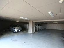 【愛知県/名古屋市千種区向陽町】ロイヤルアーク覚王山 屋根付き平面駐車場が設けられています。1台承継可能です。詳細についてはお気軽にお問合せください。
