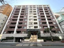 【神奈川県/横浜市中区山下町】リシェ横浜山下公園 駐車場1台分付きのマンションです。