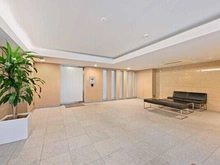 【東京都/新宿区市谷仲之町】パークハウス市谷仲之町プレイス 専用キーをかざすだけで施錠が可能なノンタッチキーシステム