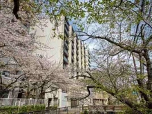 【京都府/京都市下京区西木屋町通松原下る】ザ・パークハウス京都河原町 2024年度にグッドデザイン賞を受賞しています。阪急京都線「京都河原町」駅まで徒歩9分の立地です。