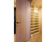 【京都府/京都市下京区西木屋町通松原下る】ザ・パークハウス京都河原町 ご家族の靴はもちろん、ベビーカーやお子様の外遊びのおもちゃ、アウトドアグッズなども保管できます。