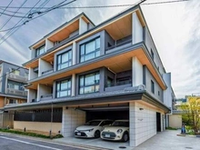 【京都府/京都市上京区小川通一条下る】クレヴィア御所西 外観：地下鉄烏丸線「今出川」駅まで徒歩10分。総戸数18戸、地上5階建てマンションの3階部分です。