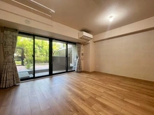 【京都府/京都市左京区松ケ崎小竹薮町】ブリリア京都松ヶ崎 全居室フローリング仕様です。日々の掃除などのお手入れがしやすく、清潔な空間を保ちやすそうです。