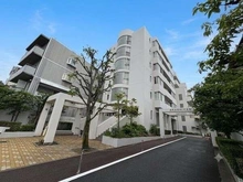 【京都府/京都市右京区嵯峨朝日町】嵐山グランドシティ 外観：京福嵐山本線「有栖川」駅徒歩6分他、複数沿線利用可能な立地。最上階×メゾネットタイプの角住戸です。