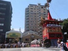 【京都府/京都市中京区下本能寺前町】ローレルコート寺町御池 外観：地下鉄東西線「京都市役所前」駅徒歩1分、京阪本線「三条」駅徒歩7分他、複数沿線が徒歩圏内の立地です。
