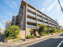 【京都府/京都市北区大将軍西町】ザ・パークハウス北野白梅町 外観：三菱地所レジデンス分譲「ザ・バークハウス」シリーズ。共用部に宅配ボックス・オートロック有り。