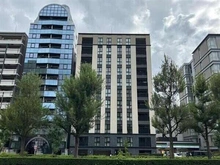 【京都府/京都市下京区五条通新町東入】クレヴィア京都烏丸五条 外観：地下鉄烏丸線「五条」駅まで徒歩3分など、複数路線利用可。地上11階建・総戸数46戸のマンションです。