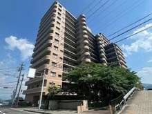 【滋賀県/大津市尾花川】ロータリーマンション西大津3番館 外観：JR湖西線「大津京」駅・京阪石山坂本線「京阪大津京」駅徒歩8分。地上14階建ての最上階です。