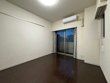 【東京都/墨田区文花】ドルチェ東京押上ツインズ壱番館 ピクチャーレールがあるため壁を傷つけずにアイテムを飾ることができます。