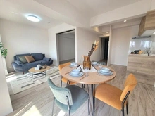 【兵庫県/伊丹市春日丘】伊丹春日丘アーバンコンフォート リビング 2025年10月フローリング、クロス張替実施 ※掲載の家具調度品は売買対象に含みません