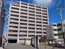 【兵庫県/尼崎市東塚口町】塚口アクシード 外観：最寄り駅徒歩3分×複数路線利用可能な立地。2002年2月築、11階建・総戸数49戸のマンションです。