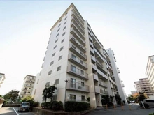 【兵庫県/伊丹市東有岡】コープ野村第壱伊丹B棟 外観：SRC造地上11階建1階部分。JR福知山線「伊丹」駅徒歩5分など、2路線2駅利用可能な立地です。