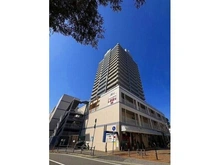 【兵庫県/尼崎市潮江】アミング潮江ウエスト2番館 外観：JR東海道本線・福知山線・東西線「尼崎」駅まで徒歩5分の好立地。地上19階地下2階建マンション。