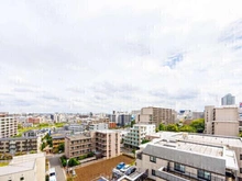 【千葉県/習志野市奏の杜】ブランズシティ津田沼奏の杜 バルコニーからの眺望。9階部分、お部屋から開放感のある眺望が楽しめます。
