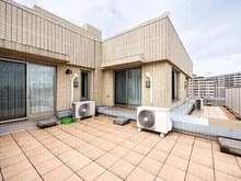 【千葉県/習志野市奏の杜】ブランズシティ津田沼奏の杜 リビングダイニングの横に専用のルーフバルコニーが付いています。