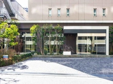 【千葉県/習志野市奏の杜】ブランズ津田沼奏の杜 高級感ある植栽豊かなエントランス