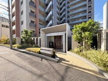 【埼玉県/さいたま市浦和区仲町】パークホームズ浦和仲町 オートロックを備えたセキュリティ性の高いマンションです。