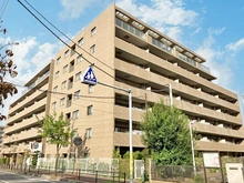 【千葉県/流山市流山】ライフピア流山平和台 外観:2002年2月建築 つくばEX・武蔵野線「南流山」駅徒歩17分、流鉄流山線「平和台」駅徒歩3分