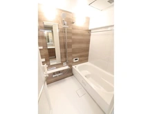 【千葉県/松戸市新松戸】新松戸中央パークハウス 広い浴室で1日の疲れを癒せます。追い焚き・浴室暖房乾燥機付き。