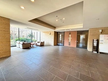 【千葉県/柏市豊四季台】オーベルグランディオ柏欅ヴィラ 開放感がある広々としたロビー