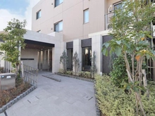 【千葉県/松戸市東平賀】エクセレントシティ北小金 重厚感あふれるエントランスアプローチ