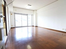 【千葉県/船橋市本町】船橋シティハイツ　B棟 一日の中で多くの時間を過ごすリビングは、採光と風通りの良さを感じられます