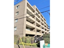 【千葉県/船橋市習志野台】ロイヤルシャトー習志野台 外観：上階は上階のルーフバルコニーとなっています。