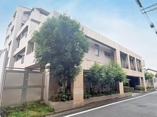 【東京都/練馬区豊玉南】オーベル徳殿公園 外観：目の前は徳殿公園、周辺は戸建てが並ぶ閑静な住宅街です。