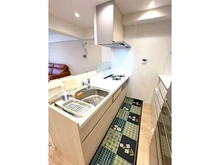 【東京都/江戸川区西小岩】テイジン西小岩ビューハイツ お料理や作業をしながら会話ができる対面式キッチン。食洗機搭載で忙しい時間の後片付けに便利。