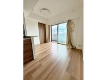 【東京都/足立区西新井】BOND西新井大師西ステーションゲート ＬＤＫ約9.2帖、朝日が気持ちいい東向きバルコニーに面しています　ＬＤには床暖房がございます