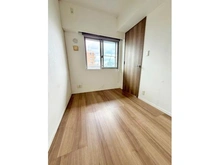 【東京都/足立区西新井】BOND西新井大師西ステーションゲート 洋室約4.0帖、クローゼット付きです