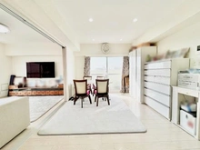 【東京都/足立区保木間】マンハイム竹の塚 リビングダイニングと洋室の間はウォールドア、全て開ければ一体利用可能　ゆとりある空間になります