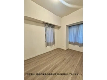 【東京都/葛飾区東金町】プレミスト金町 ２面採光のある約４.５帖の洋室　※当写真は、既存の家具小物等を消すCG処理をしております