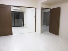 【埼玉県/戸田市笹目】ライオンズマンション戸田西 リビングダイニングと南側にある約6.0帖の洋室を望む