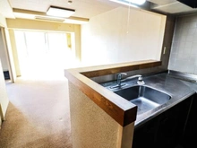 【東京都/練馬区上石神井】グランドメゾン上石神井 リビング空間と一体とし、キッチンにいることが負担にならない居心地のよい空間。