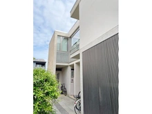 【東京都/練馬区石神井町】練馬区石神井町4丁目　コーポラティブハウス 外観：こだわりの分譲時設計のコーポラティブハウス。急行停車駅、西武池袋線「石神井公園」駅徒歩9分。