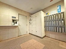 【東京都/荒川区荒川】田園キャッスル町屋 宅配ボックスがついているので、２４時間荷物の受け取りが可能です。