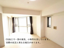 【東京都/台東区小島】アクタージュ新御徒町 約15.6帖LDK、南西向き開口で陽当たり良好、開放感のある空間です。家具消し加工を施しております。