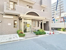 【東京都/台東区雷門】ファミール浅草雷門 観光地としても人気の雷門や浅草寺が徒歩圏内にあり、日本文化を身近に感じられる環境が広がっています。