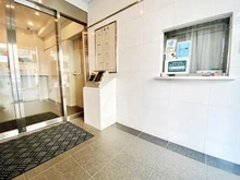 【東京都/台東区雷門】ファミール浅草雷門 共用部にはオートロック設備が設置されており、防犯面にも配慮された安心の仕様。