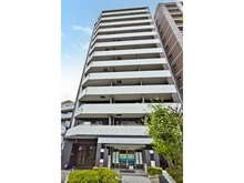 【東京都/新宿区市谷柳町】パークハウス市谷柳町 外観：複数沿線利用可　大江戸線「牛込柳町」駅徒歩2分の立地　徒歩5分圏内に生活利便施設が揃う住環境　