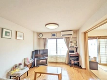 【東京都/板橋区坂下】シャリエ志村三丁目 リビングと和室の境がないので小さいお子様やご高齢のご家族も安心して移動できますね！