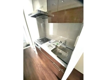 【東京都/北区上十条】J＆TERRACE／ザ・タワー十条 シンプルで使いやすいキッチン。２口コンロあり、お住まいの方の料理も快適に